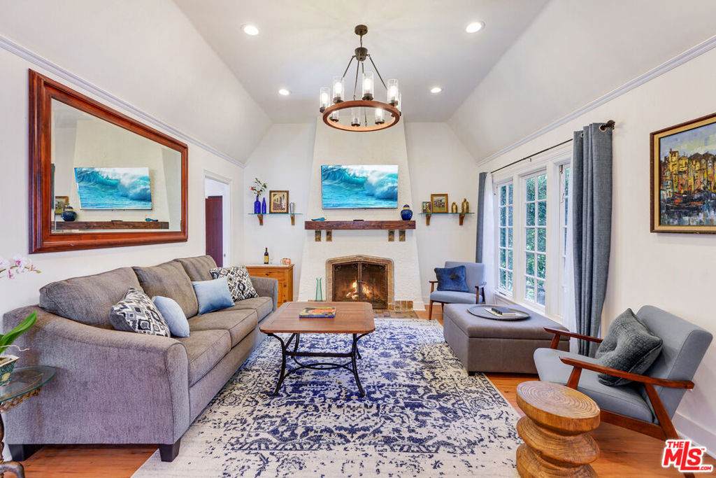 8818 Rosewood Avenue - Photo 1