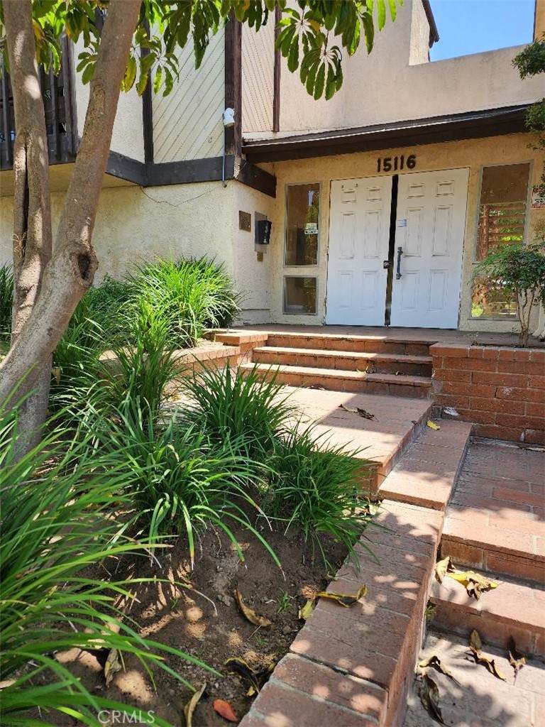 15116 S Raymond Avenue - Photo 1