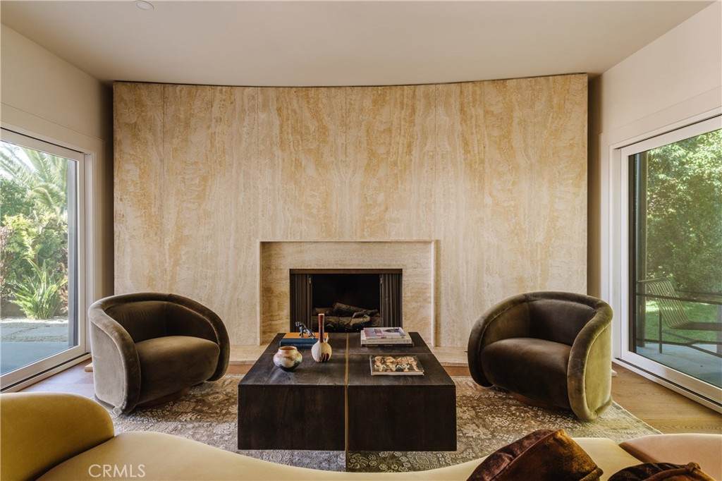 2201 Hobart Boulevard - Photo 1