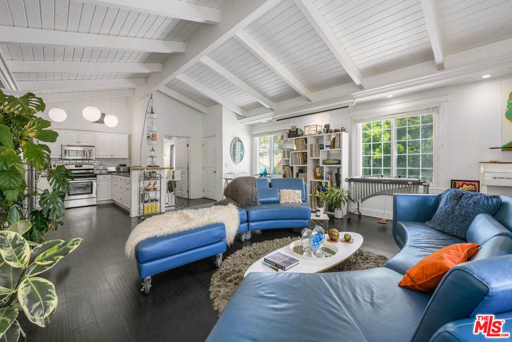 2225 Cahuenga Boulevard - Photo 1