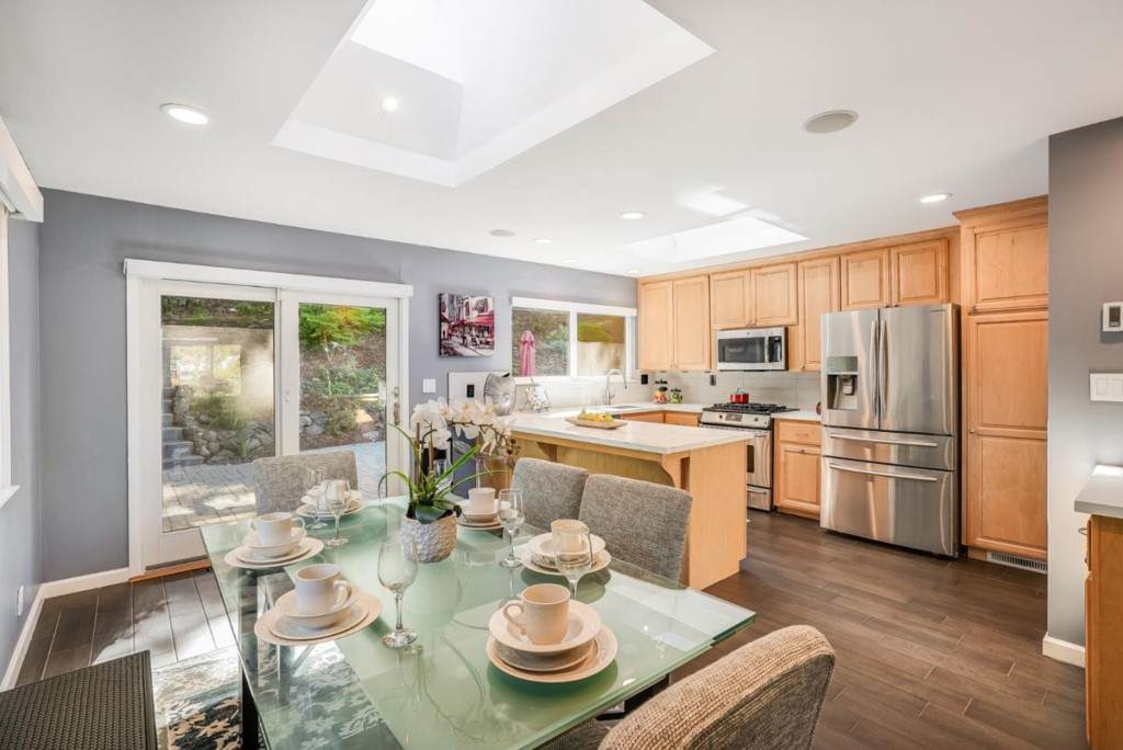 399 Ashford Avenue - Photo 1