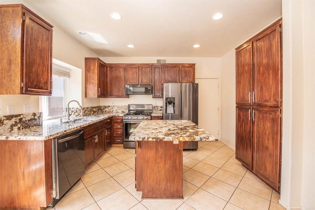 243 Diamante Way - Photo 1