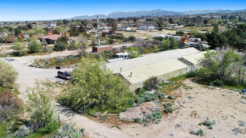 3636 Pearblossom Hwy - Photo 1