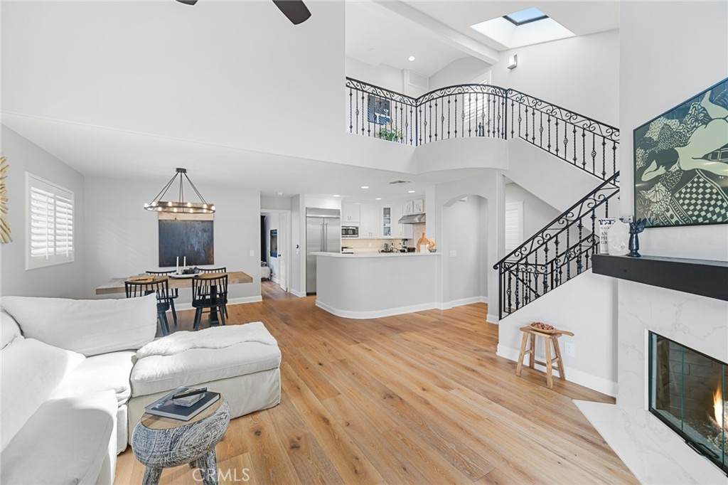 426 1/2 Acacia Avenue - Photo 1