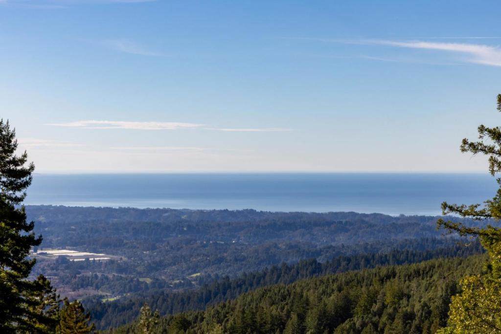 1061 Summit Road - Photo 1