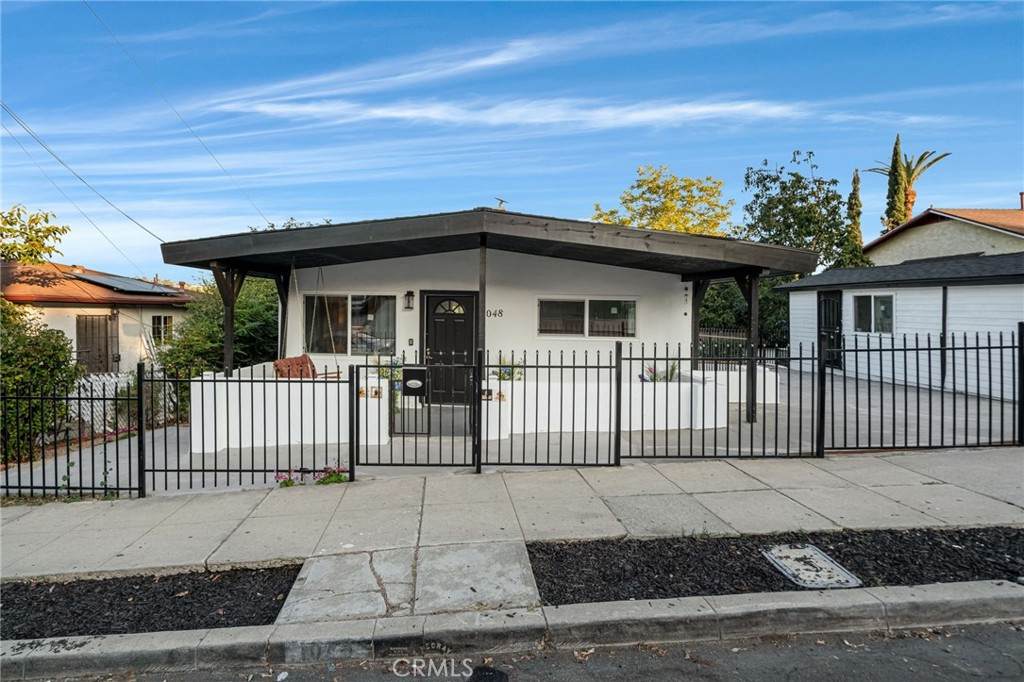 1048 Dexter Street - Photo 1