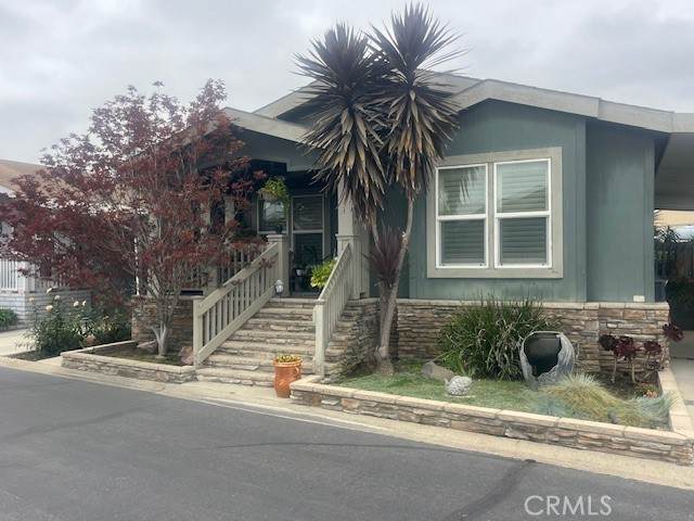 10681 Oak Street - Photo 1