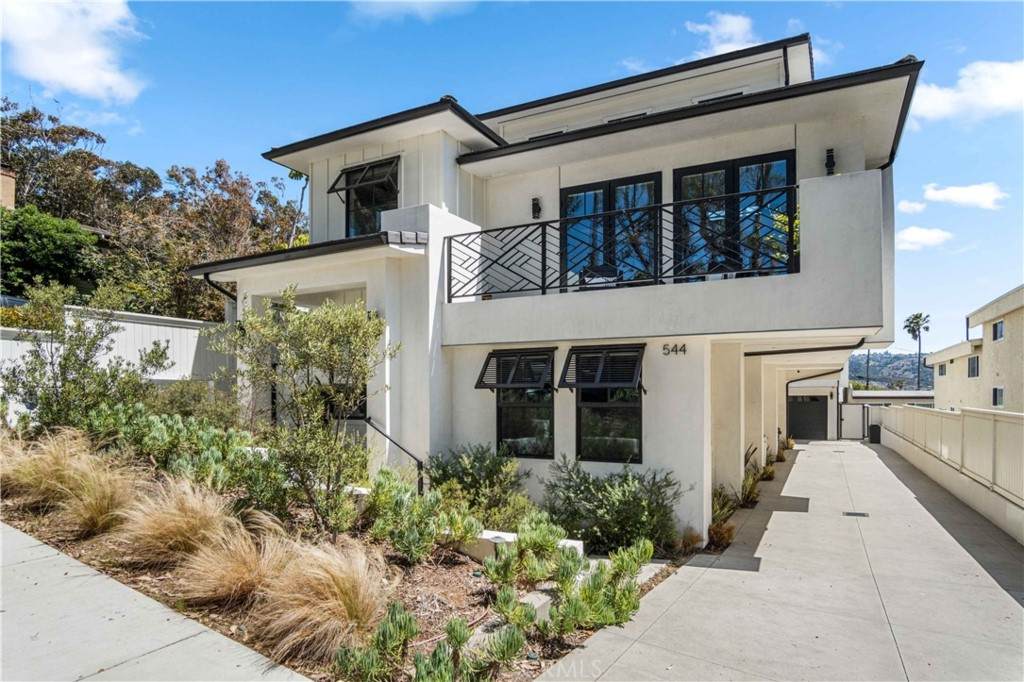 544 Avenue A - Photo 1