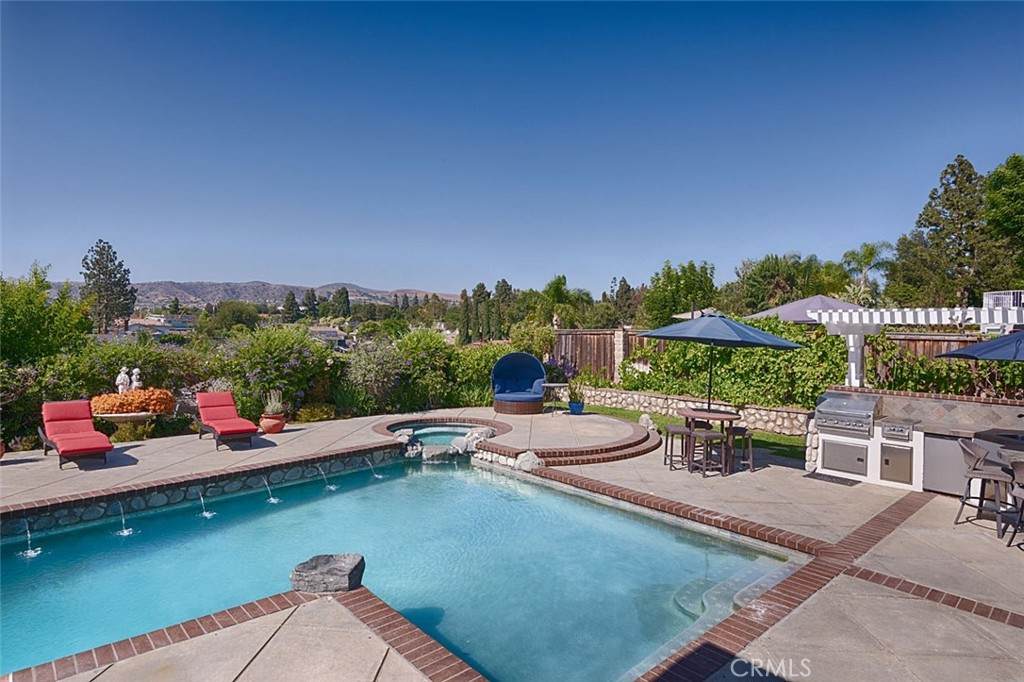 19501 Shadow Hill Drive - Photo 1