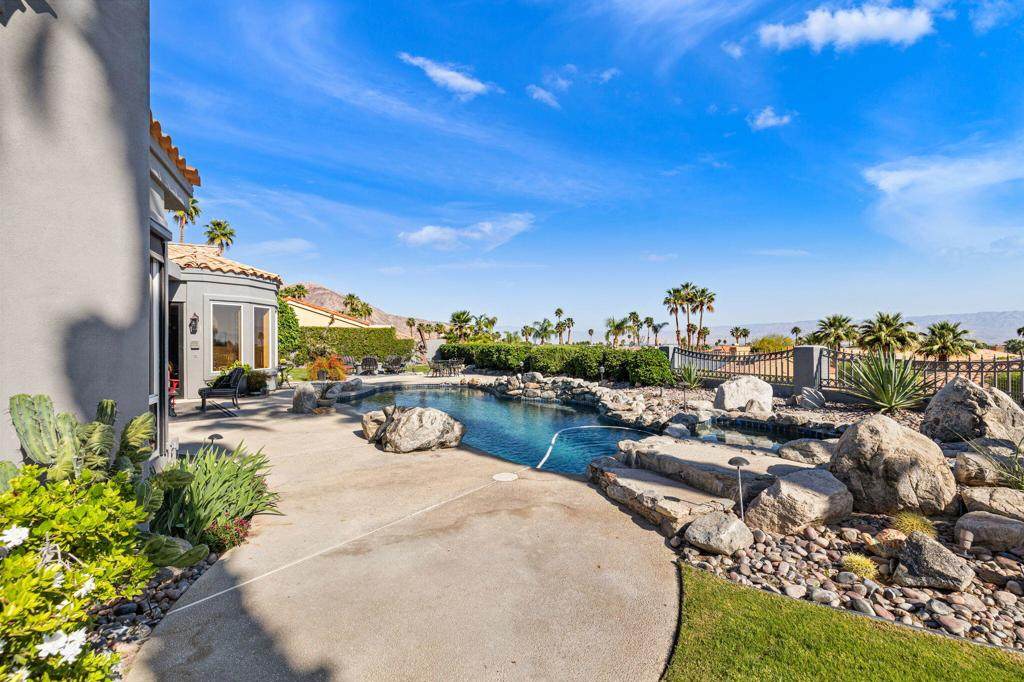 https://bt-photos.global.ssl.fastly.net/socal/orig_boomver_5_422222132-2.jpg