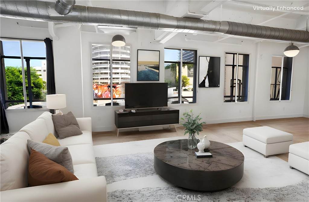 6253 Hollywood Boulevard - Photo 1