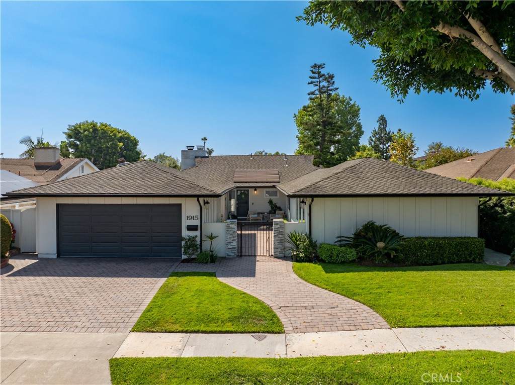 1915 Mariners Drive - Photo 1