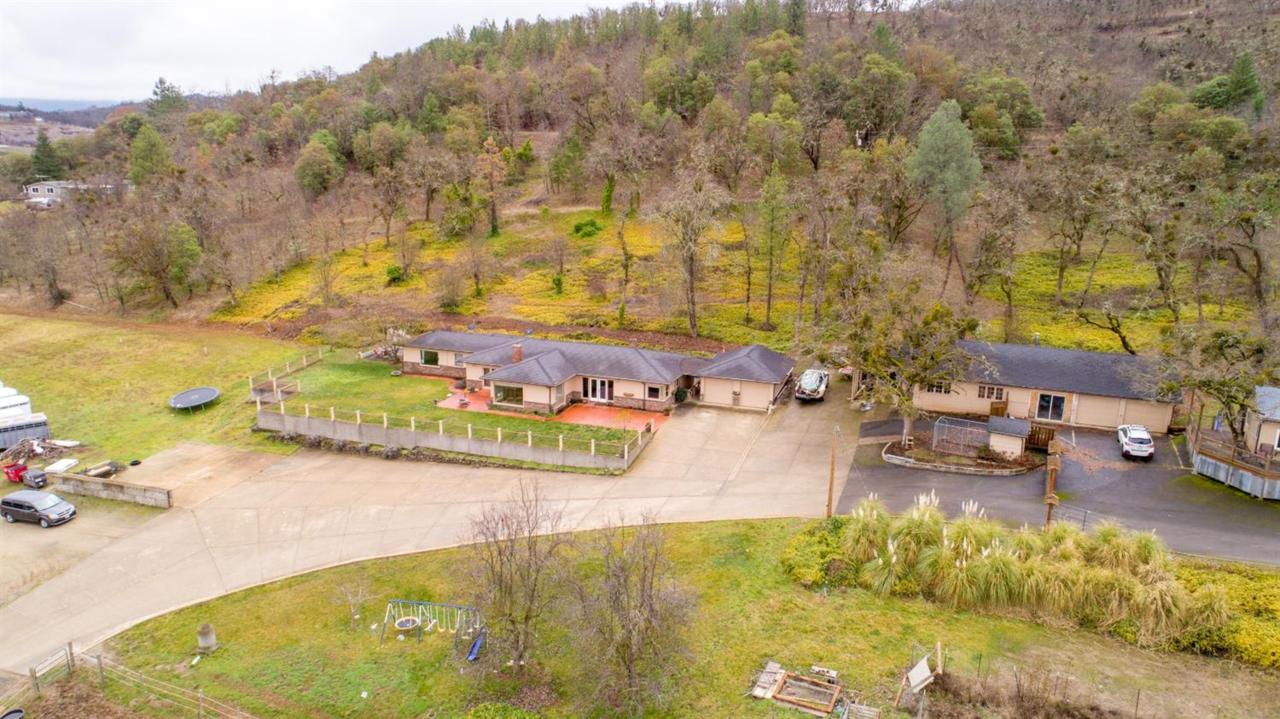 1663 Stage Road - Photo 1