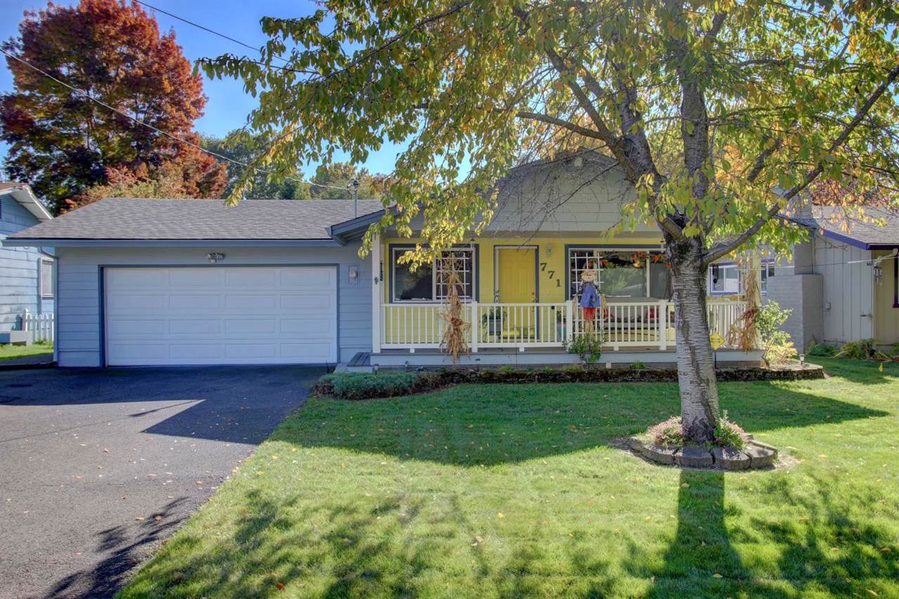 771 Royal Avenue - Photo 1