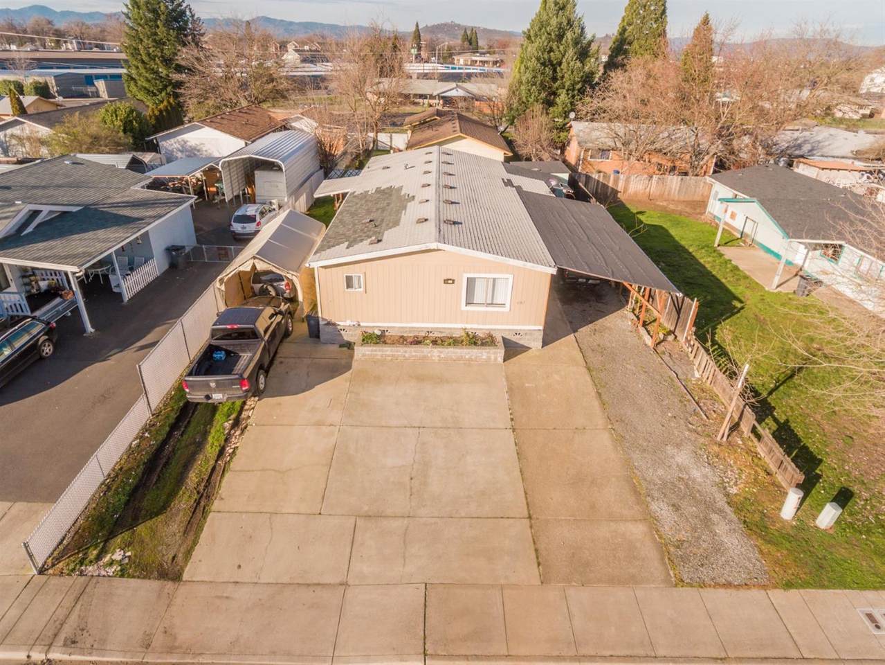 8363 Barbur Street - Photo 1