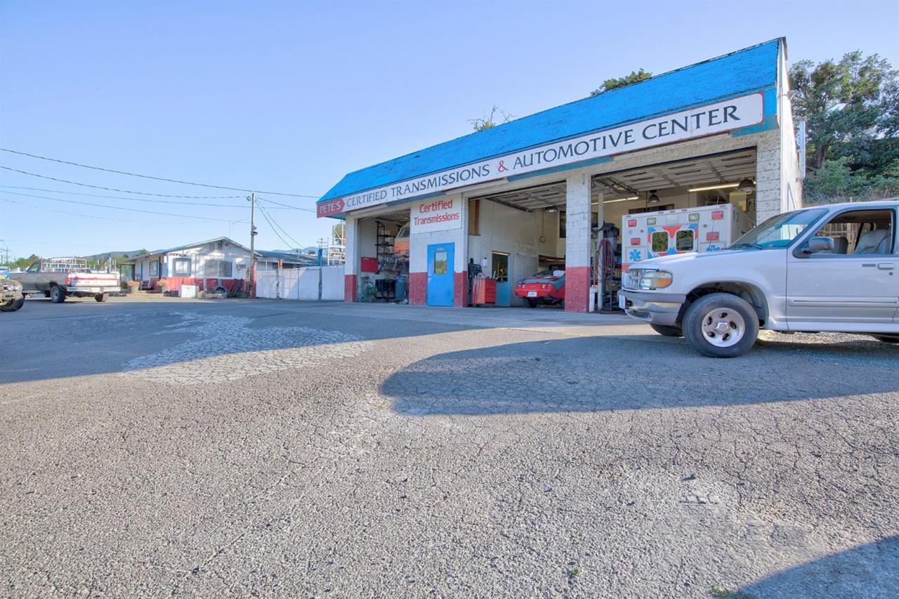4506 Pacific Highway - Photo 1