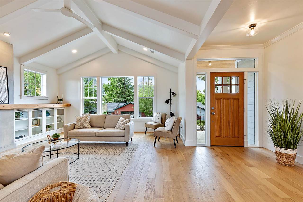 708 Laurel Street - Photo 1
