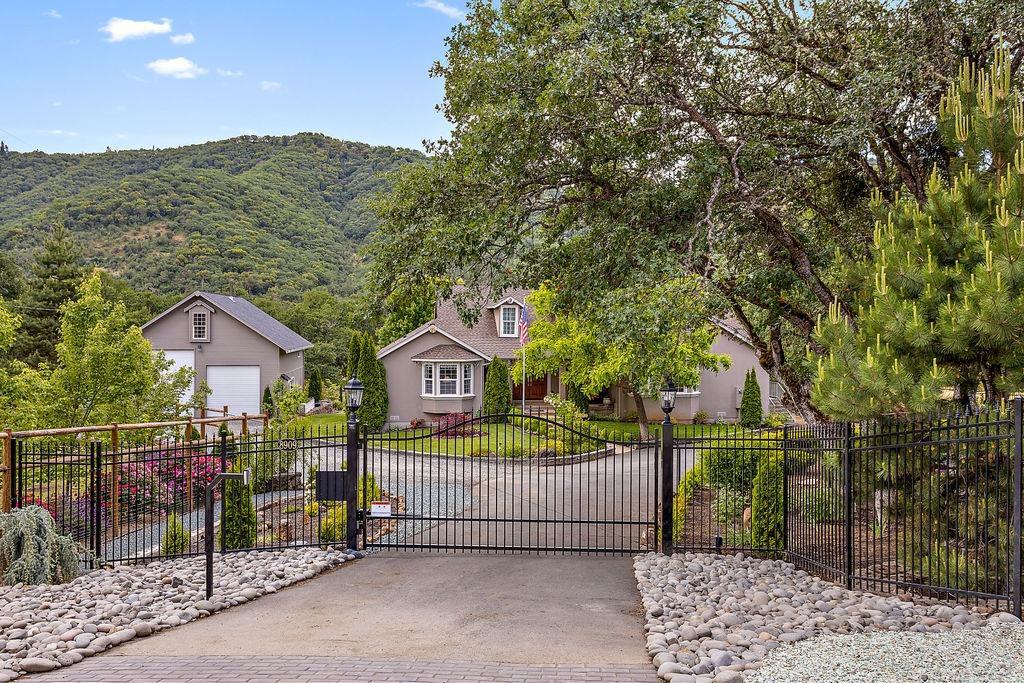 8909 John Day Drive - Photo 1