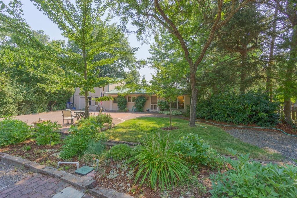 680 Oak Street - Photo 1