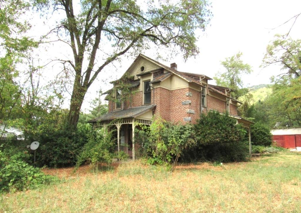 719 2nd Avenue - Photo 1