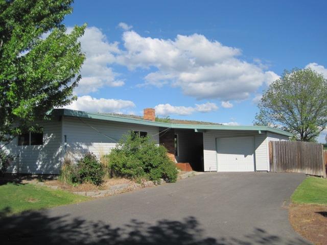 10243 Mcguire Avenue - Photo 1