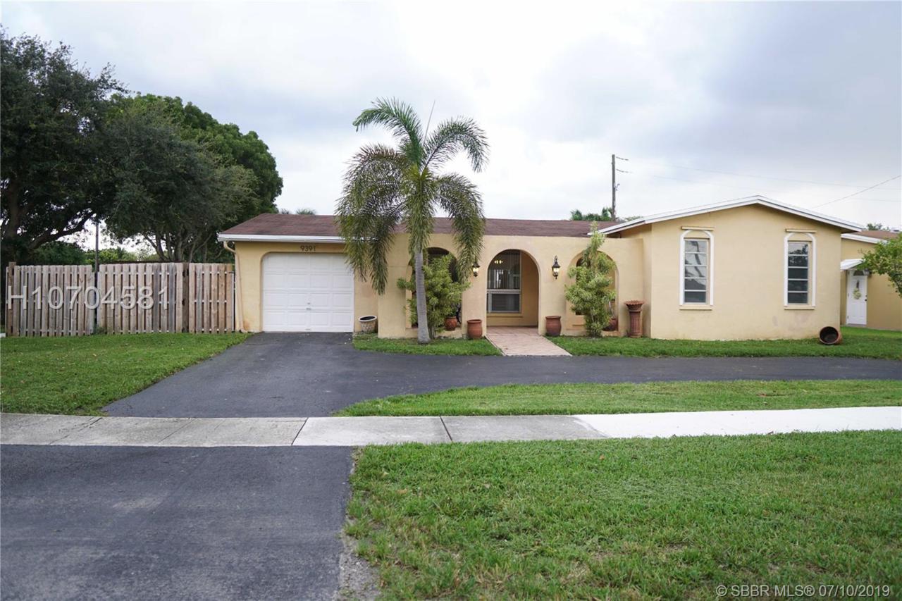9391 54th Pl - Photo 1