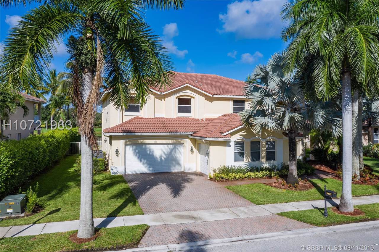 905 Tradewinds Bnd - Photo 1