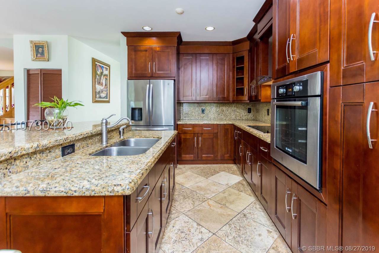 792 Tanglewood Cir - Photo 1
