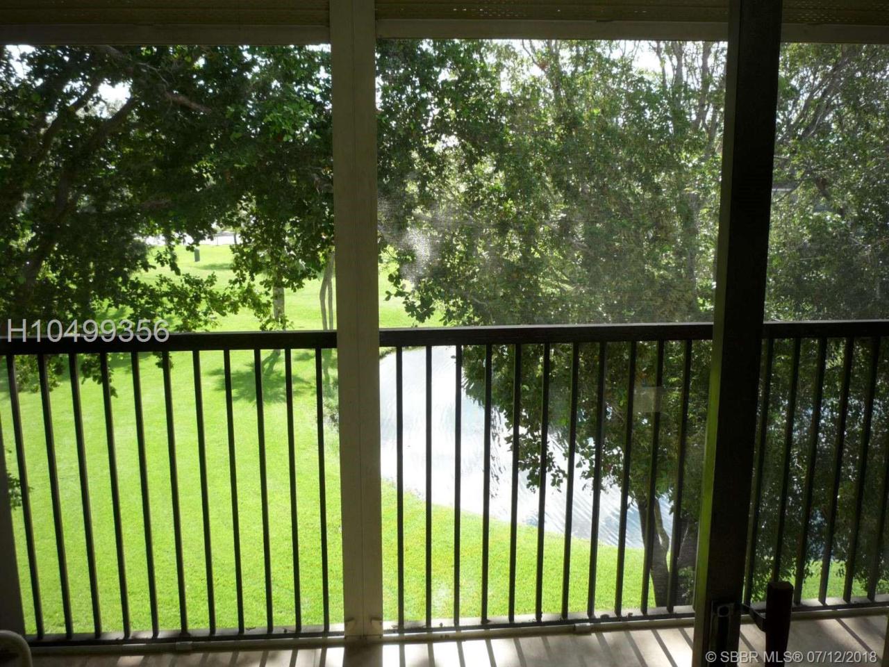250 Hollybrook Ter - Photo 1