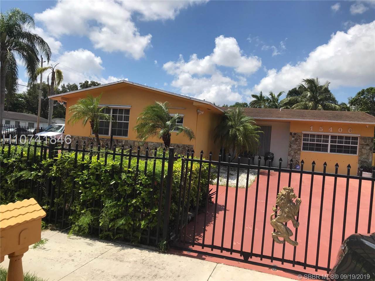 15400 2nd Ave - Photo 1