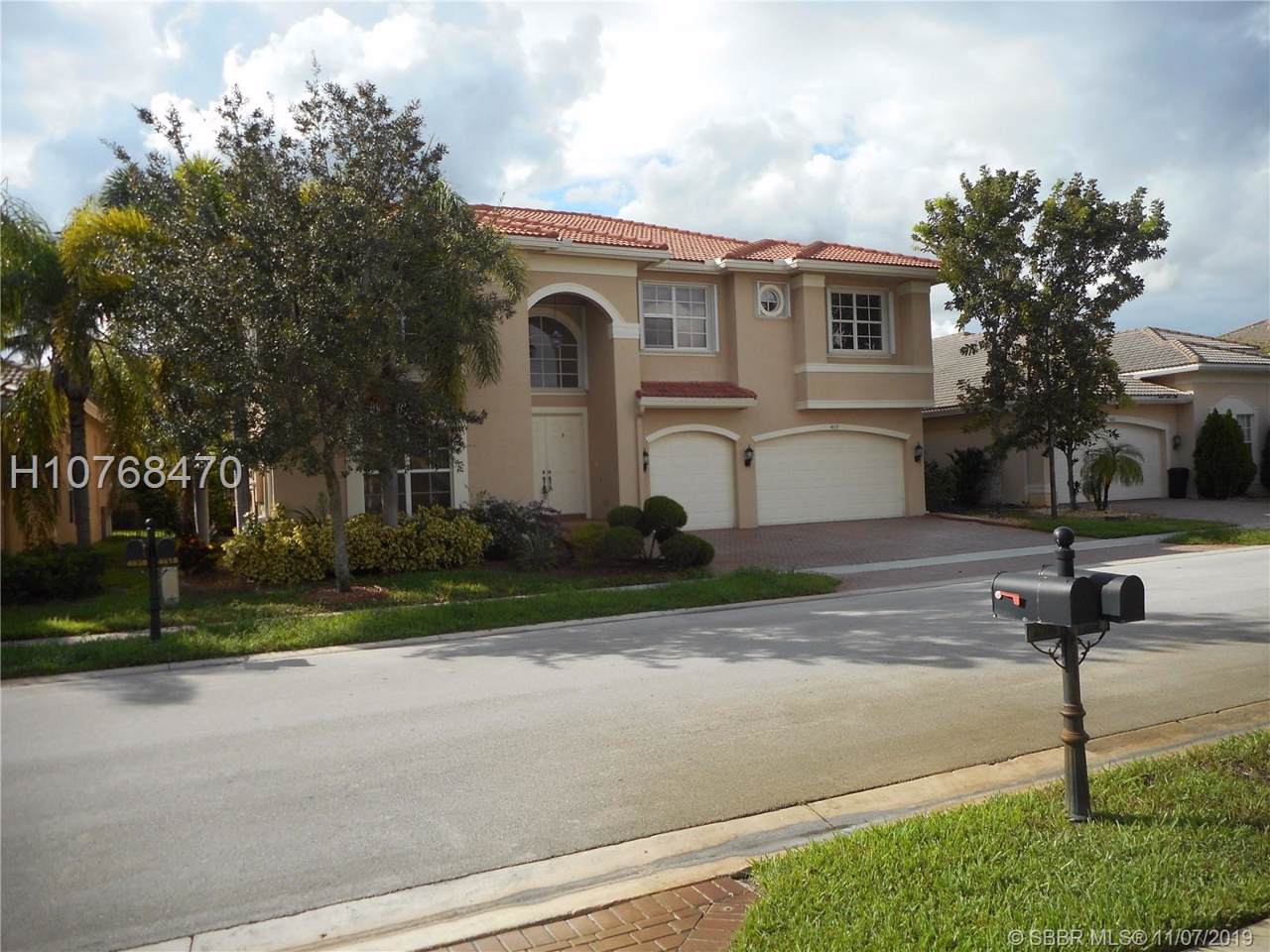 4618 183rd Ave - Photo 1