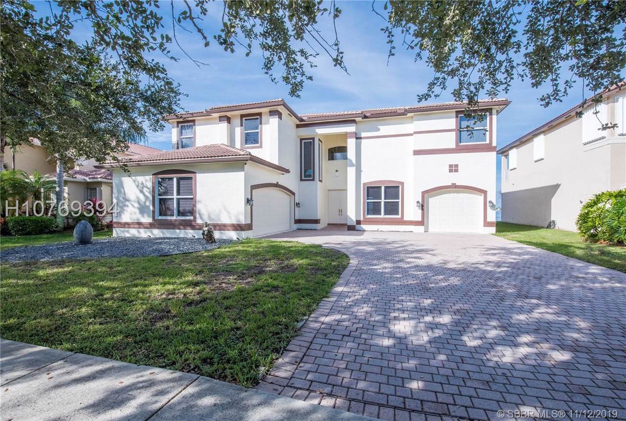 4556 186th Way - Photo 1