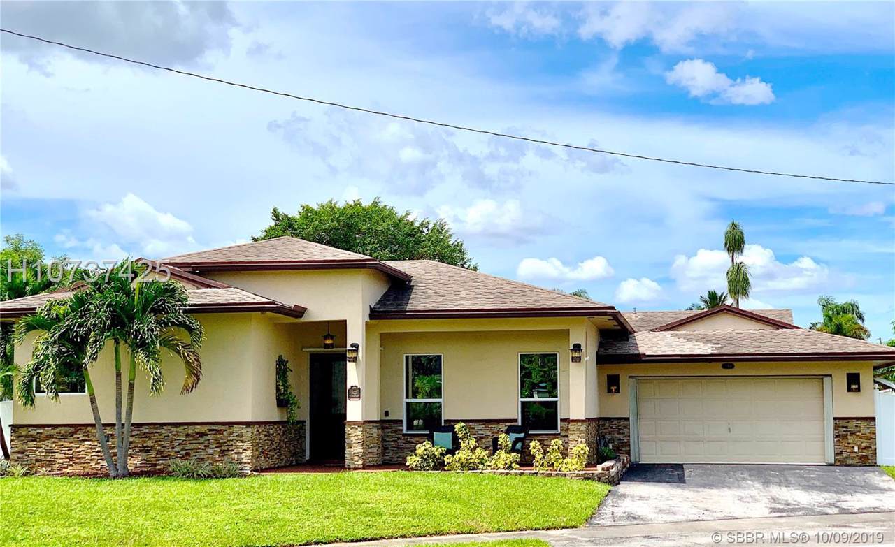 300 Chaminade Dr - Photo 1