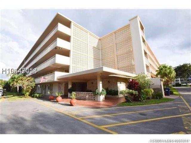 4700 Washington St - Photo 1