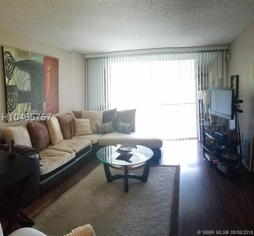 9823 Hollybrook Lake Dr - Photo 1