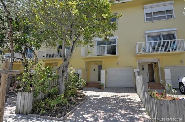 306 Oak St - Photo 1