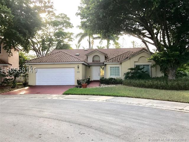 1025 Spyglass - Photo 1