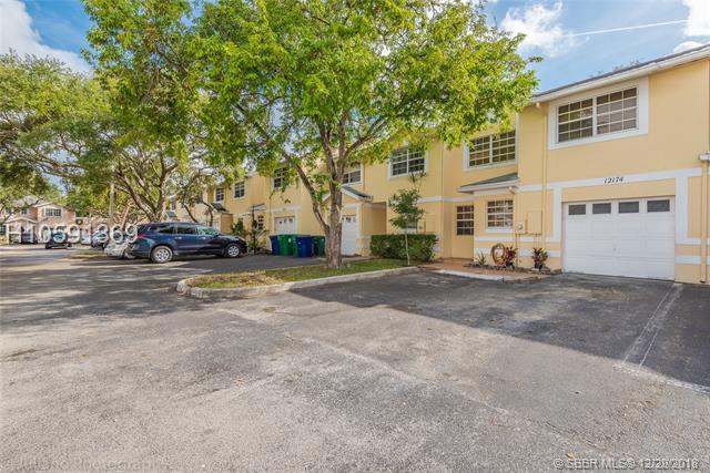 12174 50th St - Photo 1