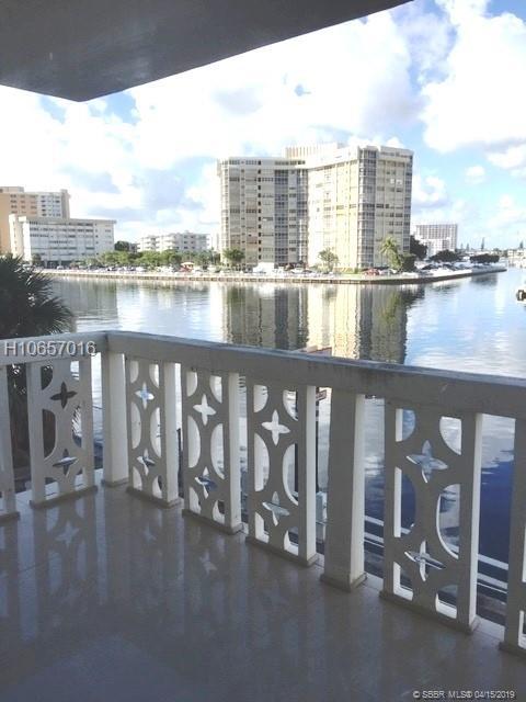 1817 Ocean Dr - Photo 1