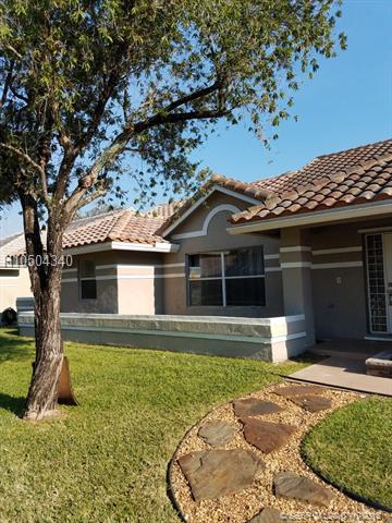 939 161st Ave - Photo 1