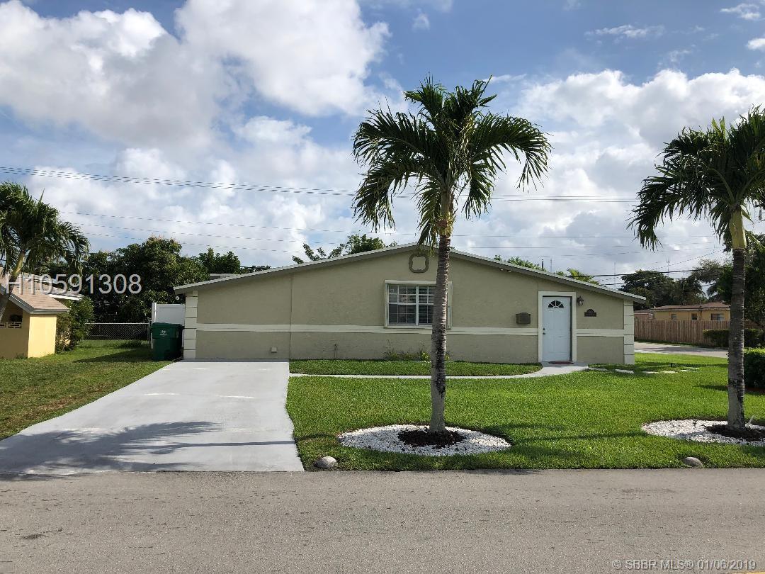 2091 Bahama Dr - Photo 1