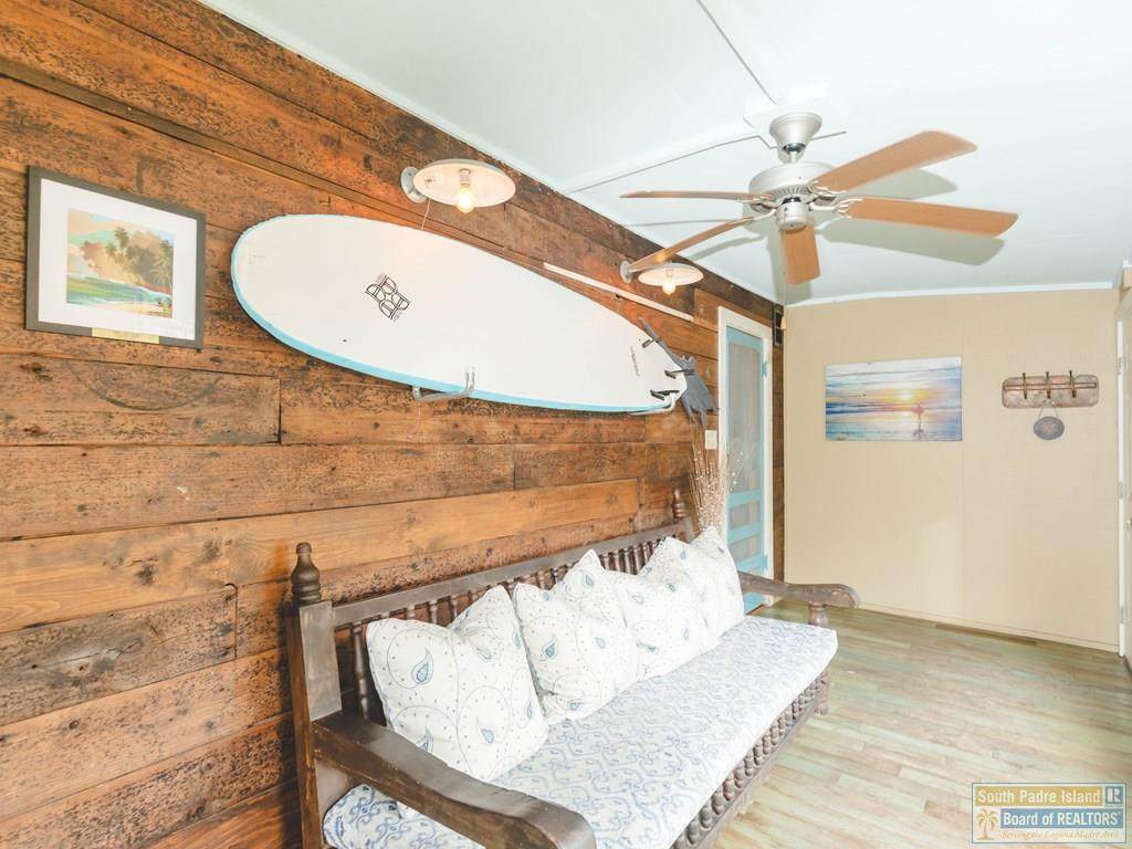 https://bt-photos.global.ssl.fastly.net/southpadre/orig_boomver_1_104417-2.jpg