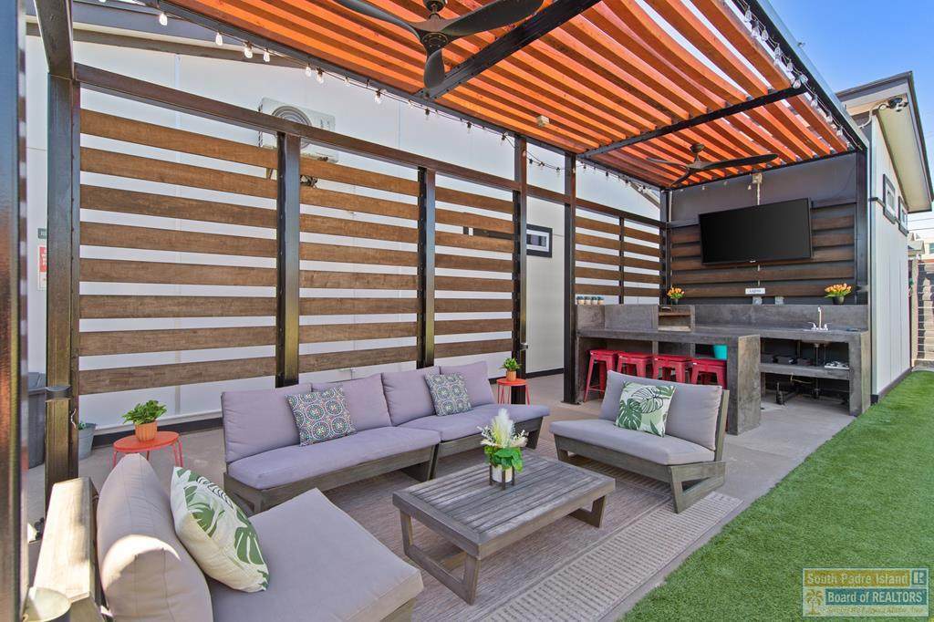 106 Acapulco St. - Photo 1