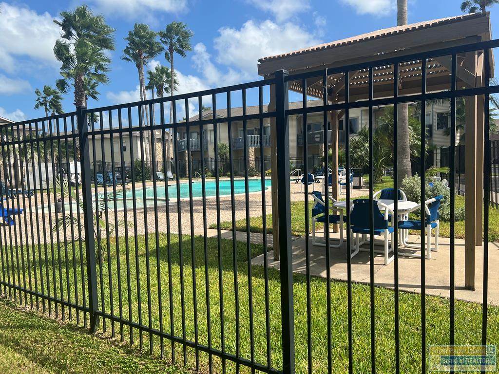 https://bt-photos.global.ssl.fastly.net/southpadre/orig_boomver_1_106030-2.jpg