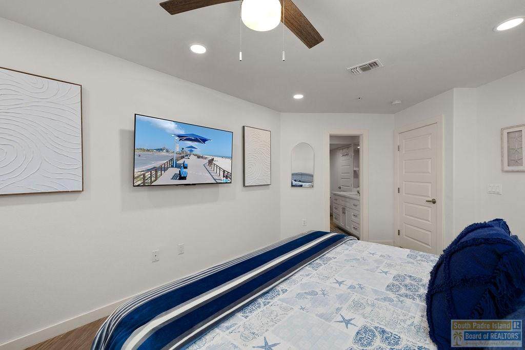 https://bt-photos.global.ssl.fastly.net/southpadre/orig_boomver_1_106036-2.jpg