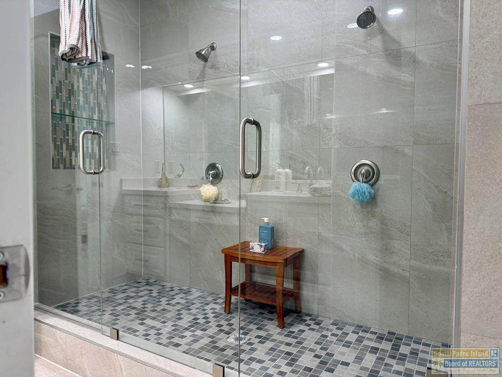 https://bt-photos.global.ssl.fastly.net/southpadre/orig_boomver_1_106045-2.jpg