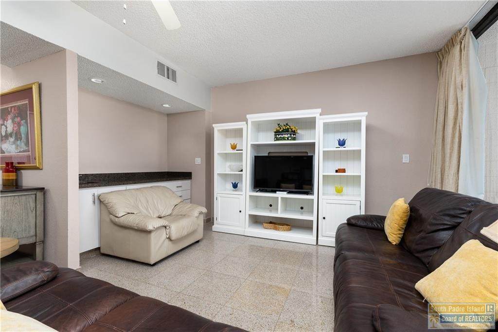 https://bt-photos.global.ssl.fastly.net/southpadre/orig_boomver_1_106076-2.jpg