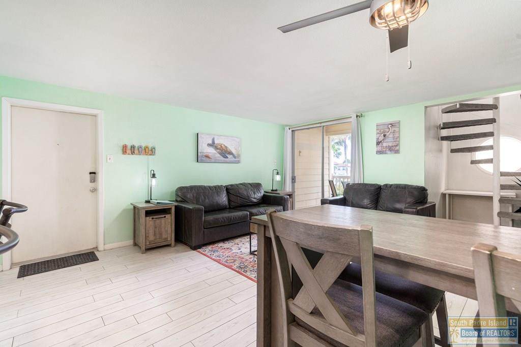 https://bt-photos.global.ssl.fastly.net/southpadre/orig_boomver_1_106166-2.jpg
