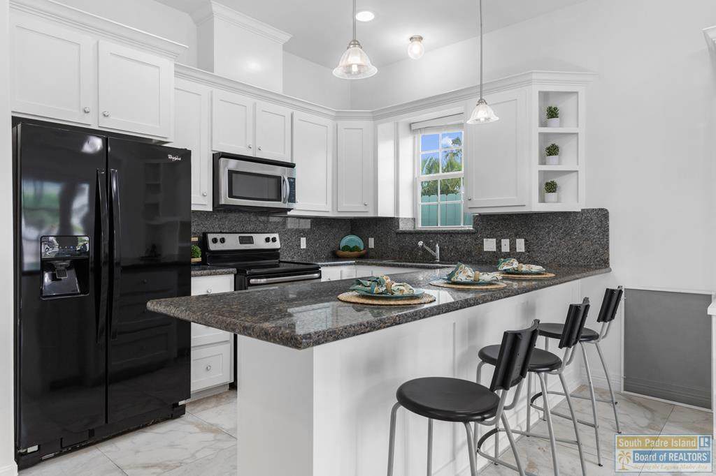 110 Retama St. - Photo 1