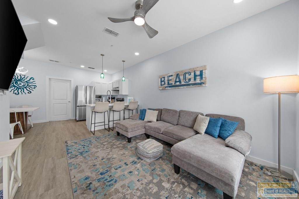 https://bt-photos.global.ssl.fastly.net/southpadre/orig_boomver_1_106196-2.jpg